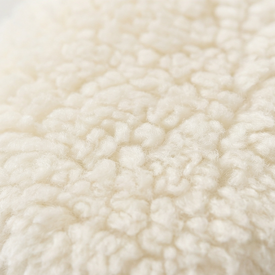 Cozystep – Plush Sheepskin Insoles for Warm Winter Feet