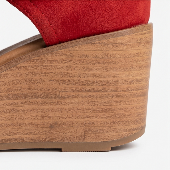 Elsera – Peep-Toe Platform Wedges with Buckle Detail