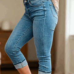 Jeans som beveger seg med deg — og som fortsatt fremhever figuren