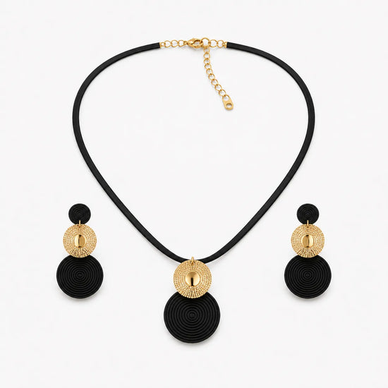 Aurenza – Gold necklace and earring set, textured medallion, flat snake chain