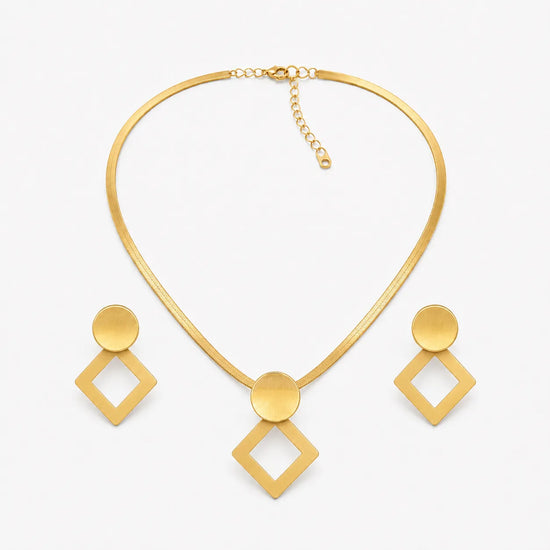 Aurenza – Gold necklace and earring set, textured medallion, flat snake chain